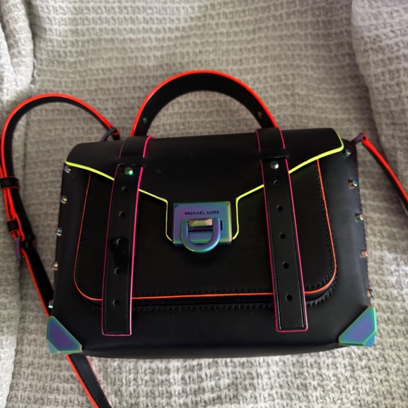 Handbag - Picture 3 of 3